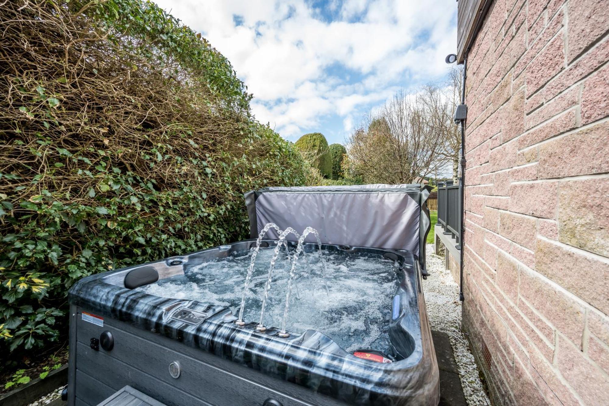 Gilmore House - 5 Bedroom Victorian Home With Hot Tub Blairgowrie and Rattray Exterior photo